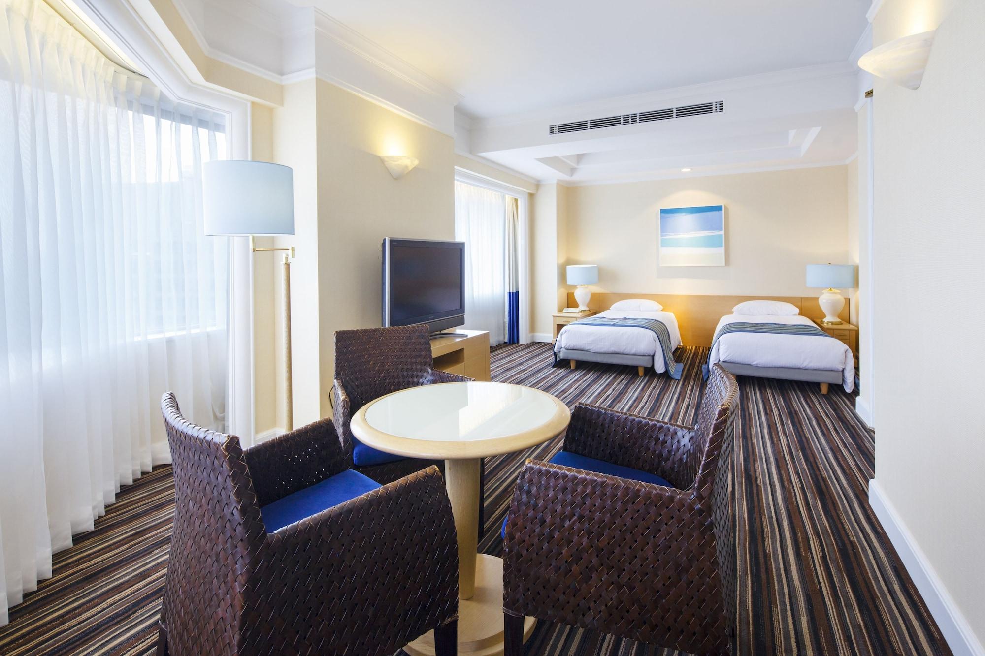 Ana Holiday Inn Tokyo Bay By Ihg ภายนอก รูปภาพ