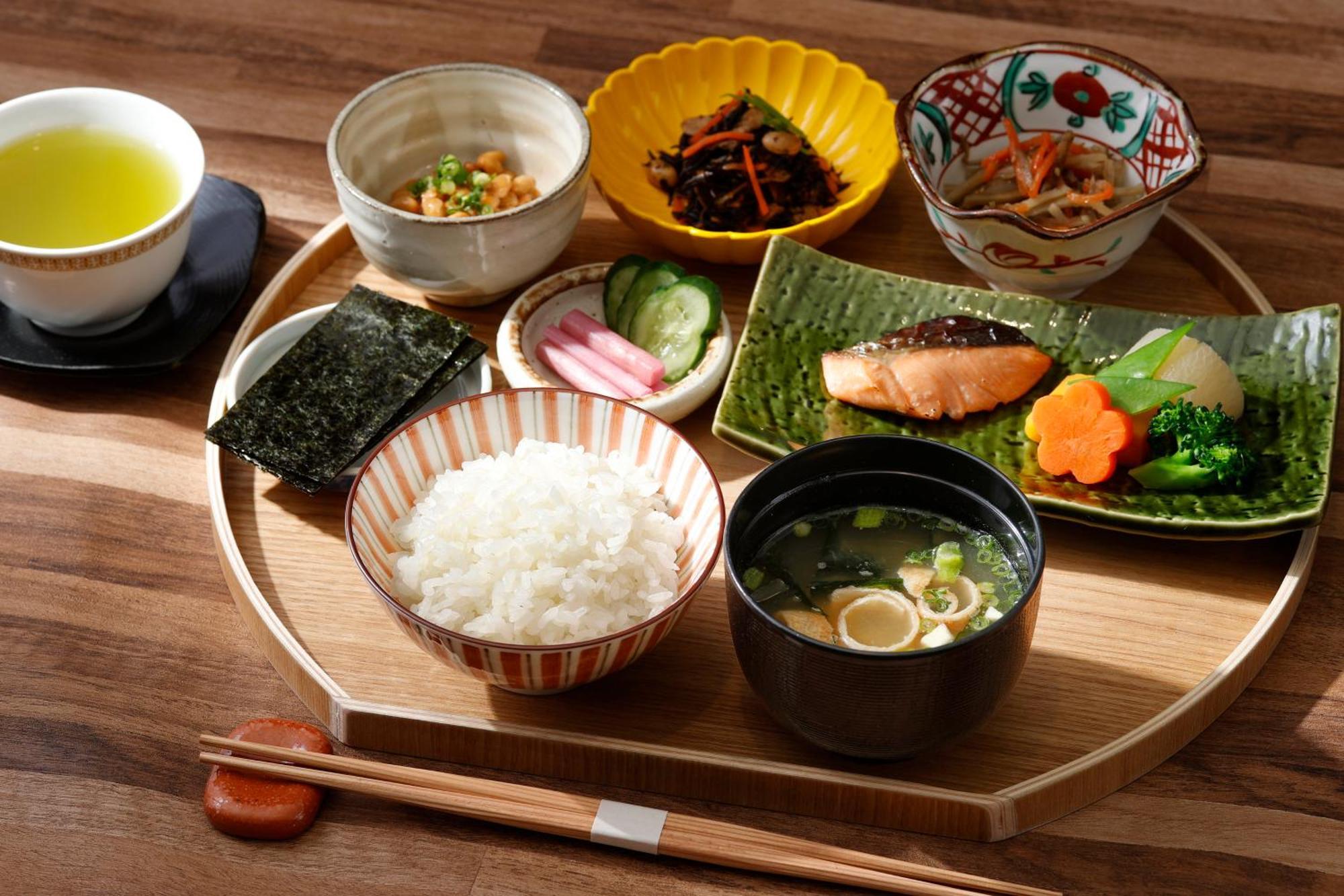Ana Holiday Inn Tokyo Bay By Ihg ภายนอก รูปภาพ